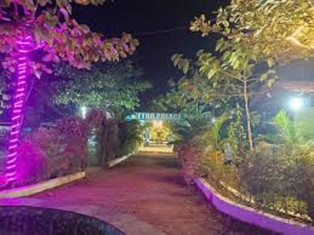 Hotel Metro Palace Resort 카르자트 외부 사진